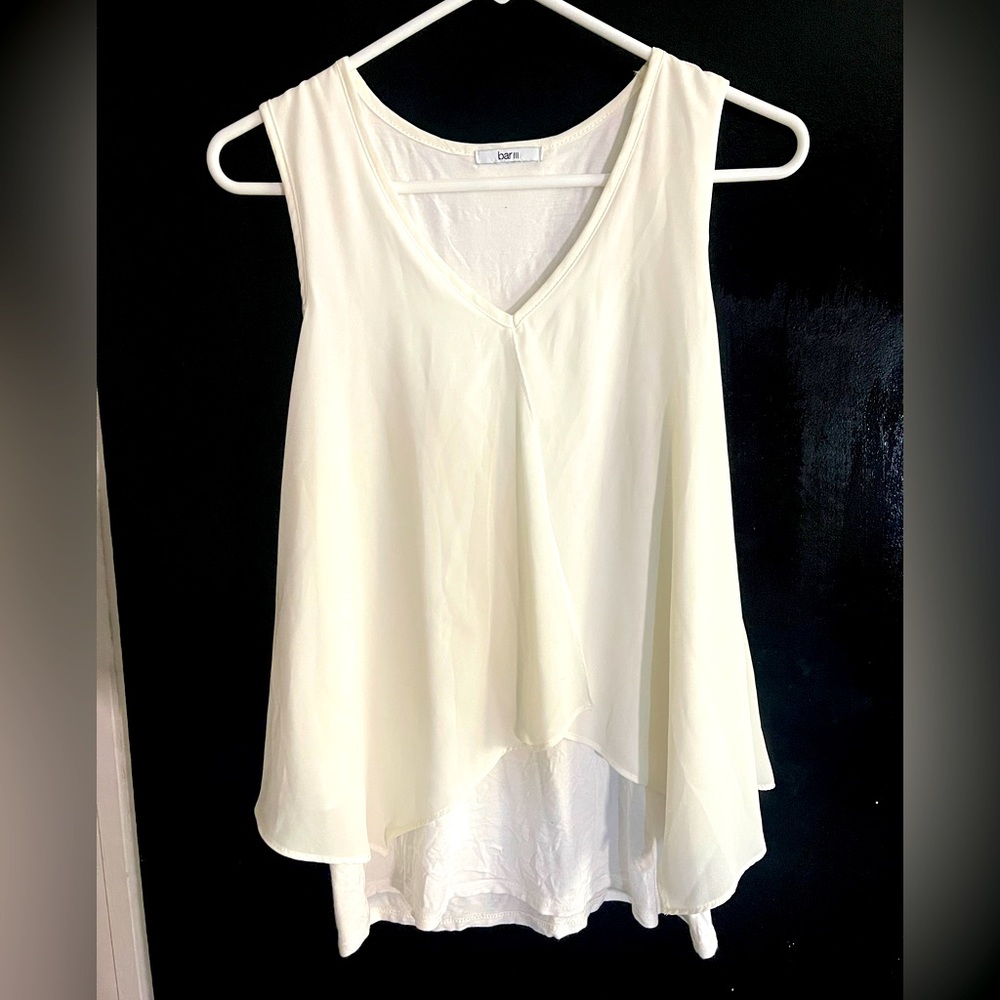 In great condition! White blouse top